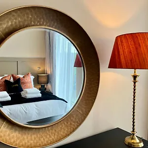 https://the-hackberry-at-ryedale-house.yorkshirehotels.net